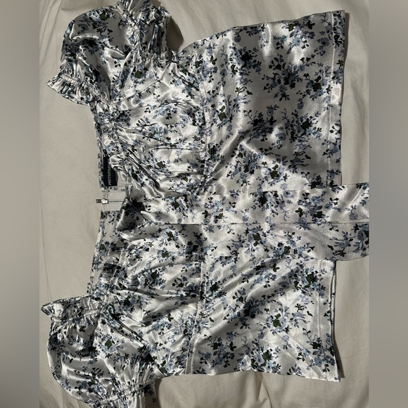 Pretty little thing top - Picture 2 of 5